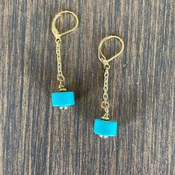 HAND CRAFTED TURQUOISE MAGNESITE EARRINGS - Picture 1 of 12